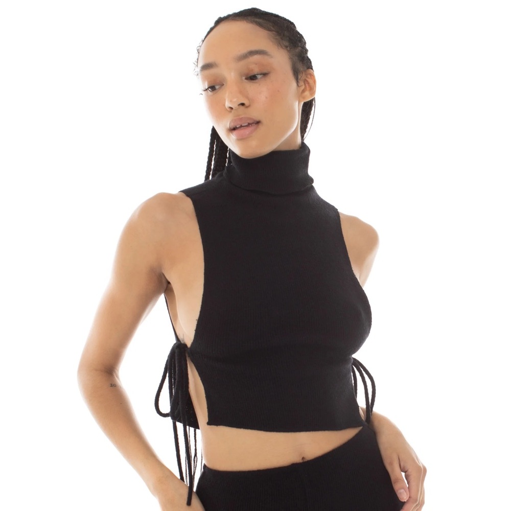 Zuhara Top Are You Am I